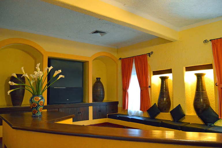 Public Area 2, Villas Arqueologicas Teotihuacan, Temascalapa
