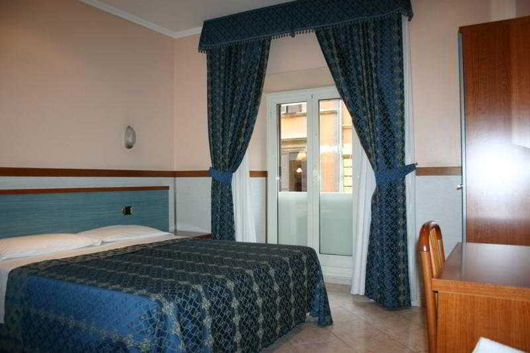 Bedroom 3, Rubino, Rome