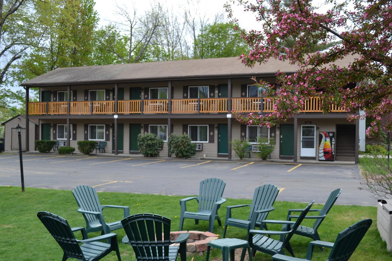 Exterior 4
