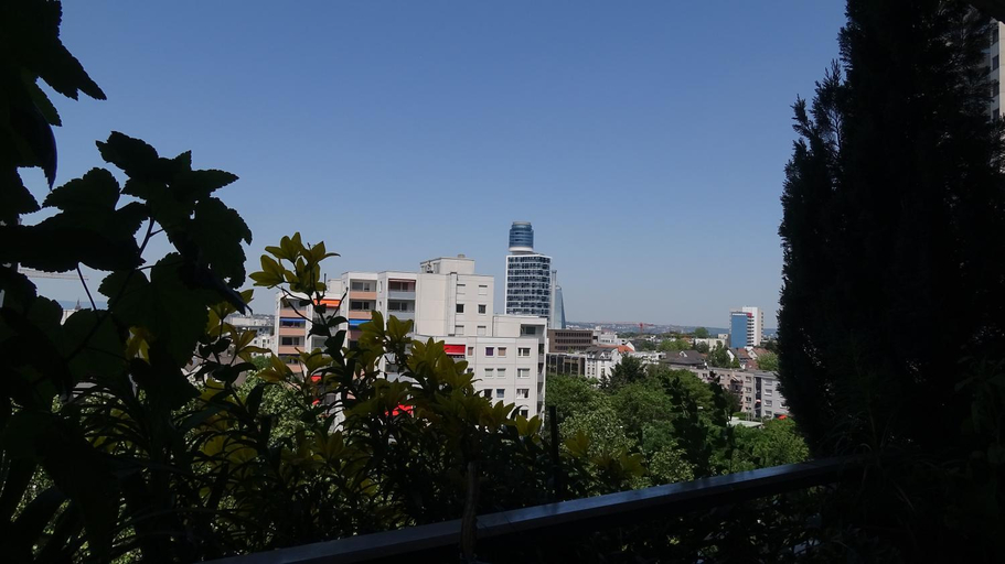 Others 4, Guestroom with wide view and pool near city side, 2nd guest with extra bed possible, Frankfurt am Main