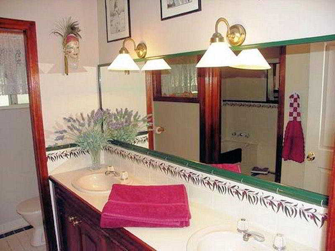 Bathroom, Bonville Lodge Luxury B&B, Coffs Harbour - Pt A