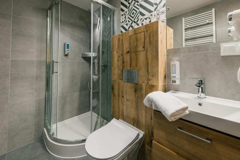 Bathroom 5, Country Club Żywiec, Żywiec