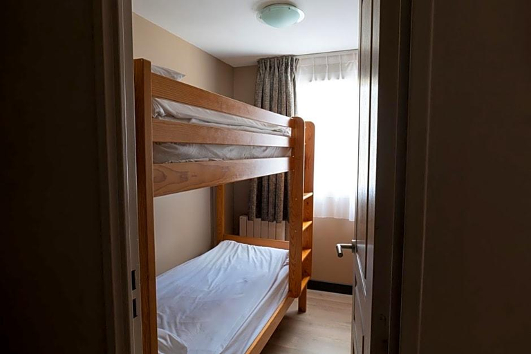 Bedroom 2, Les Arches, Hautes-Pyrénées