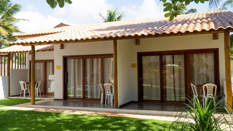 Exterior 5