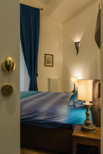 Others 2, B&B Univercity, Napoli
