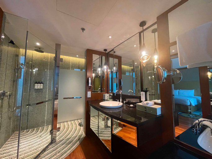 Bathroom 13
