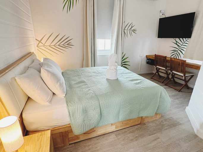 Bedroom 2, Eden On The Sea