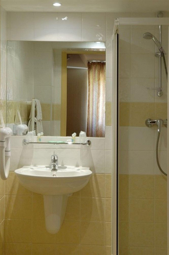 Bathroom 4, Regence, Alpes-Maritimes