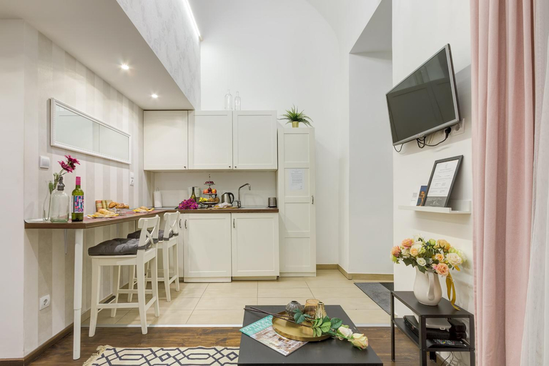 Others 5, Beautiful Home at Basilca 1-2, Budapesti