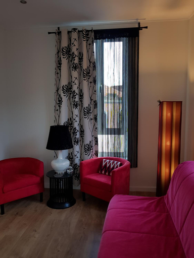 Bedroom 2, Luxurious Pink House and Parking, Porto