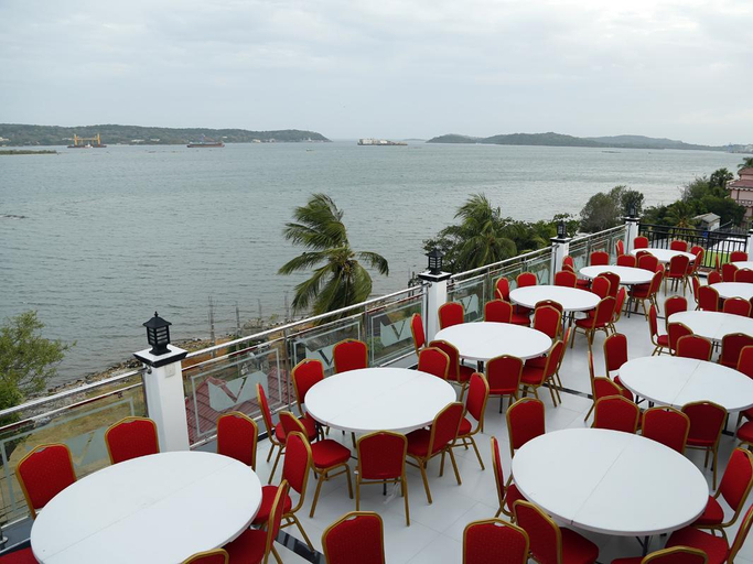 Others, Villa Hotel, Trincomalee Town and Gravets