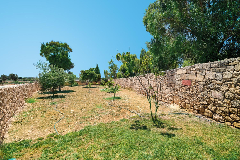 Others 3, Villa Valletta