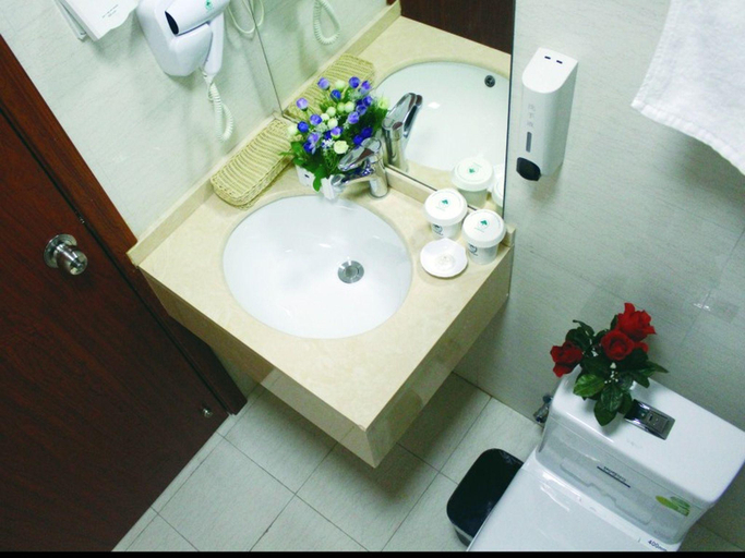 Bathroom 3, GreenTree Shell Hotel (Shanghai Zhuanqiao Metro Station), Shanghai