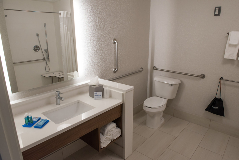 Holiday Inn Express & Suites WARSAW - Tap to explore photos