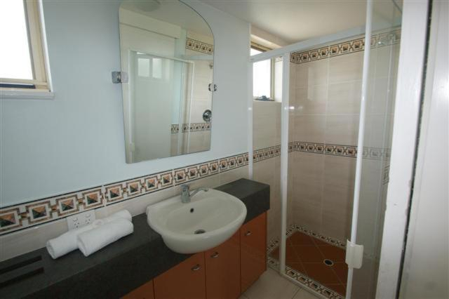 Bathroom 3, The Esplanade Riverview Holiday Apartments, Maroochy - Maroochydore