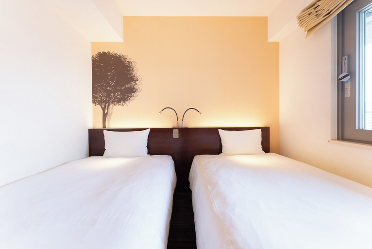 Bedroom 12