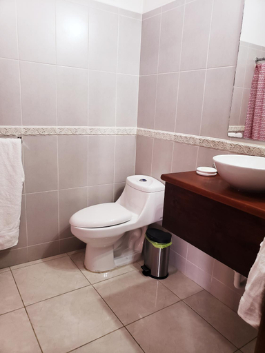 Bathroom 3, Hotel Portal los Castanos, Distrito Central