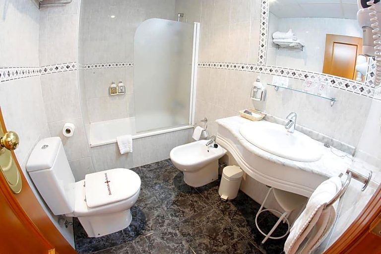 Bathroom 2, Maria de Luna, Castellón