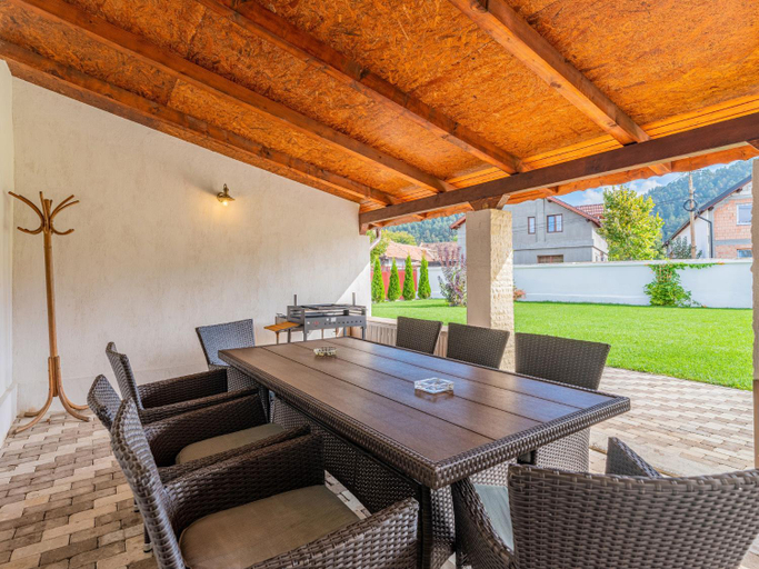 Others 5, Casa Saraste, Rasnov