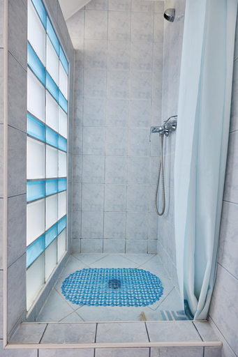 Others 2, ADA Apartmanhaz, Hajdúszoboszló