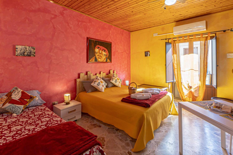 Others 4, Casa "a chiazzetta", Palermo