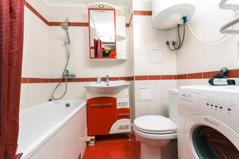 Bathroom 2, Apartment on Cheliabinska 19, Dniprovs'kyi
