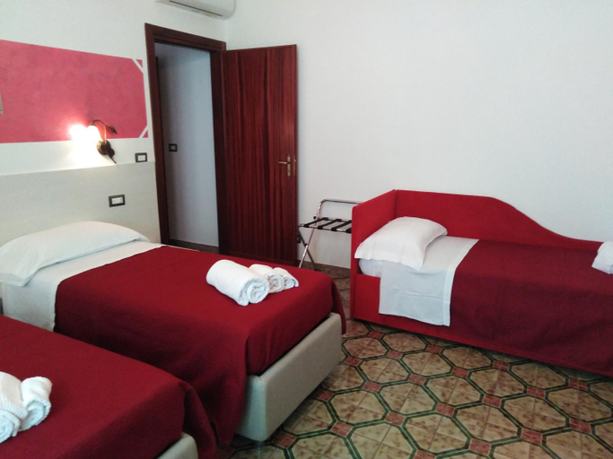Bedroom 2, Angolo Fiorito, Napoli
