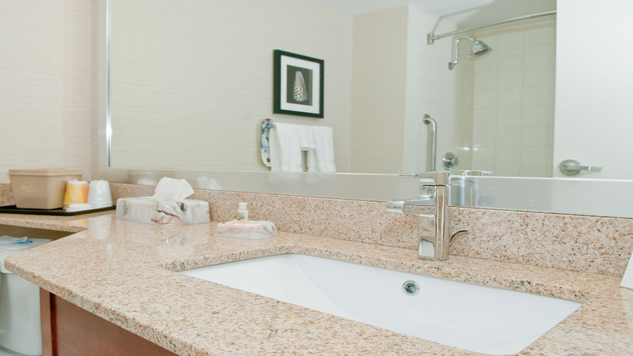 Holiday Inn Oakville Centre - Tap to explore photos