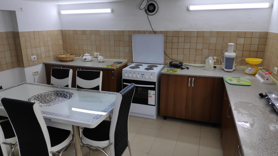 Others 4, Tufina Hostel, Tiranës