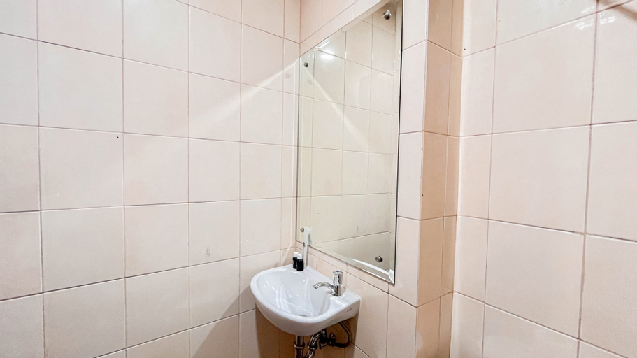 Bathroom 11
