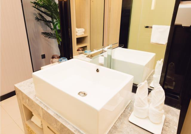 Bathroom 3, Starway Hotel Weifang Taihuacheng Railway Station, Weifang