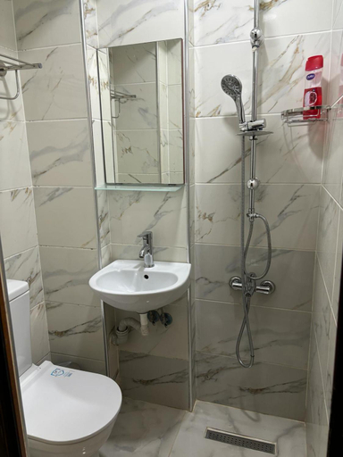 Bathroom 3, Hotel Wiva, Fatih