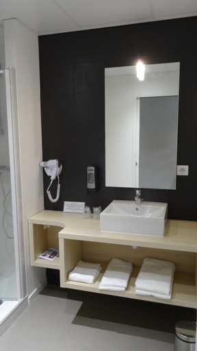 Bathroom, Parc Hotel Pompadour, Corrèze