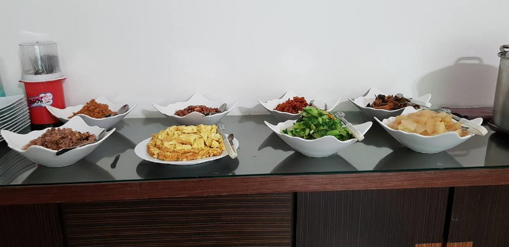 Food & Drinks