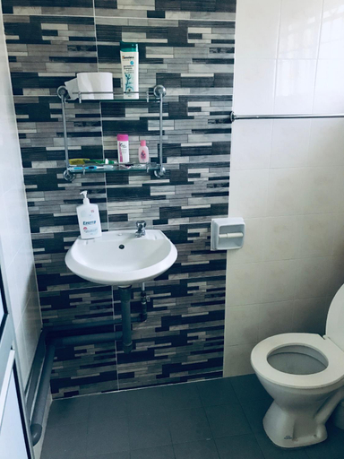 Bathroom, CoZy and comfortable Homestay in sungai siput, Kuala Kangsar
