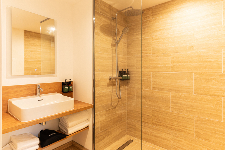 Bathroom 6