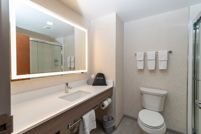 Bathroom 10