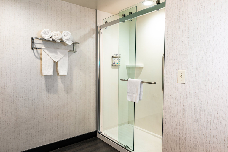 Bathroom 8