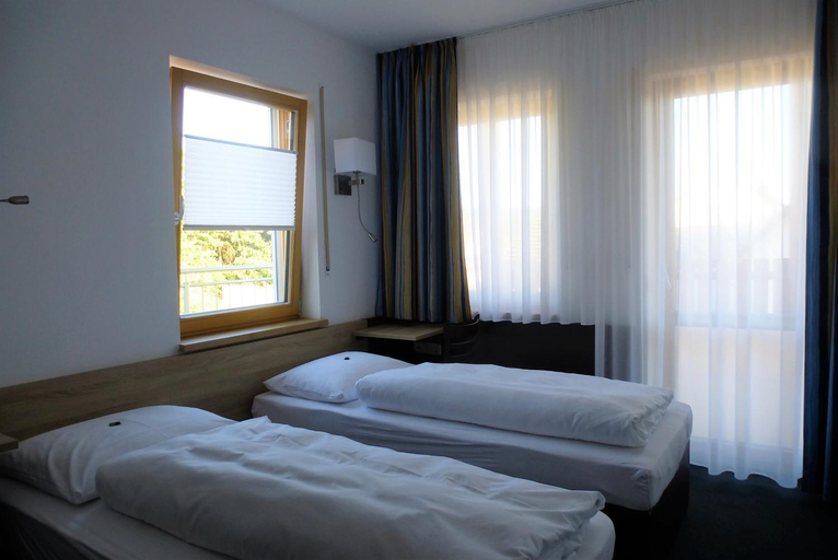 Others 2, Blaue Traube, Amberg-Sulzbach