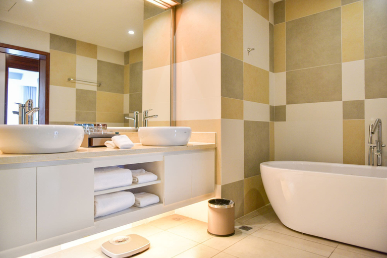 Bathroom 5, YunDing Grand Hotel, Zhangjiakou