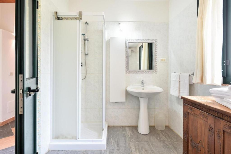 Bathroom 3, Casa vacanze Congiu, Ogliastra
