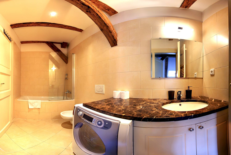 Bathroom 3, Three Golden Crowns Apartments, Praha 1
