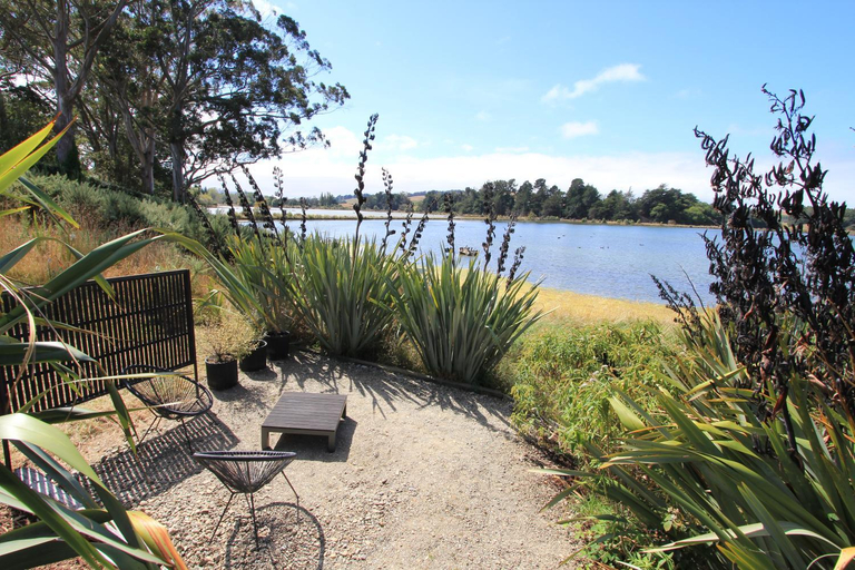 Others 3, The Bird Hide - rustic luxury by the water, Dunedin