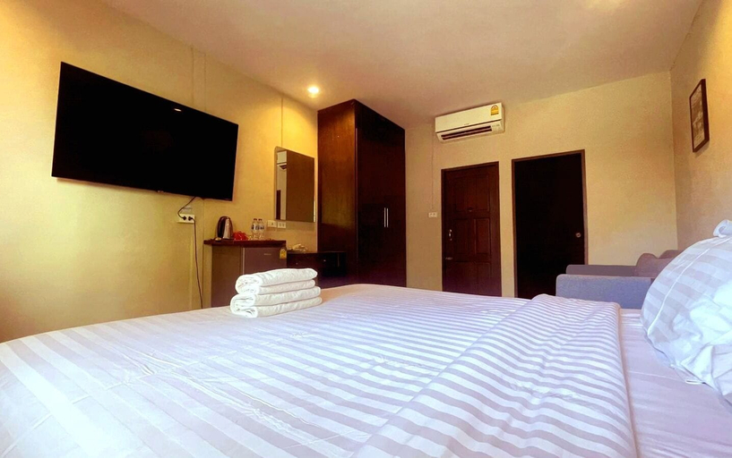 Bedroom 2, New Breakers Hotel Rawai, Phuket Island