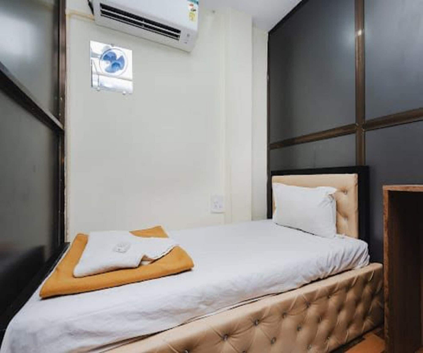 Bedroom 2, Golden Sands Dormitory & Single AC Rooms, Mumbai Suburban