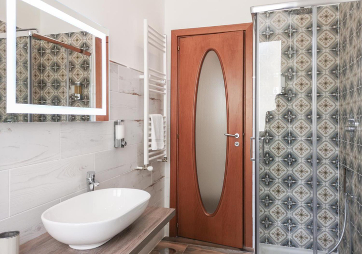 Others 2, Calenda Suite, Napoli