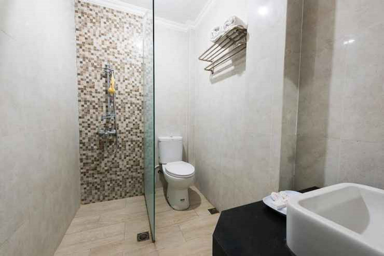 Bathroom 5, Hotel Wisma Djaja Syariah, Bojonegoro