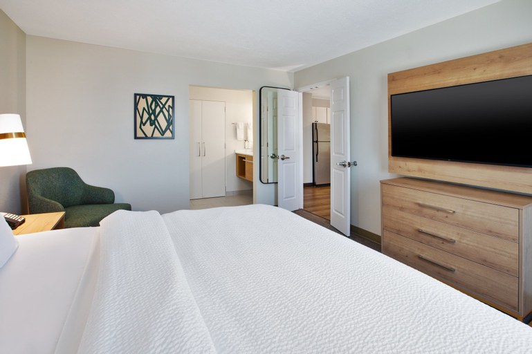 Bedroom 24