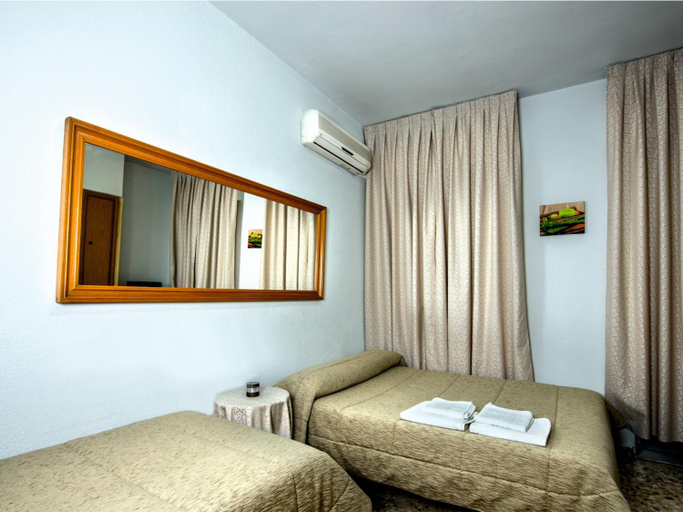 Bedroom 3, Hostal Santa Barbara, Toledo