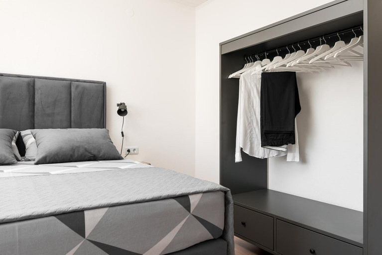 Others 2, Apartman Regius White, Okrug